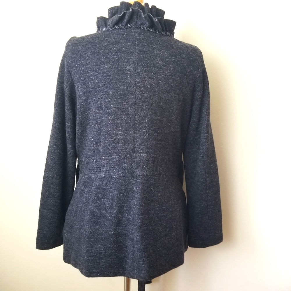 Venario ruffled charcoal gray sweater jacket Size Large - Picture 6 of 8